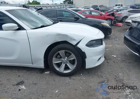 2016 Dodge Charger Sxt z USA, uszkodzony, nr VIN 2C3CDXHG8GH332810